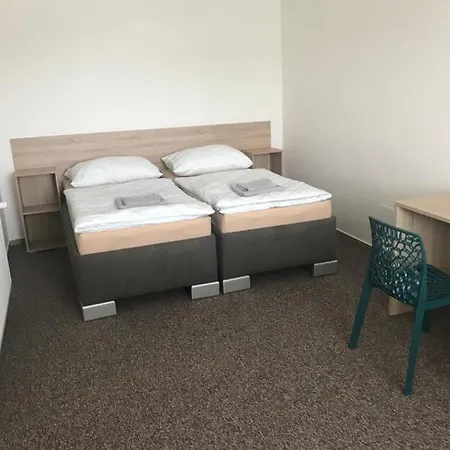아파트 Apartmanove V Priemyselnej Zone 브라노우나트토플료우