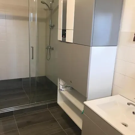 아파트 Apartmanove V Priemyselnej Zone